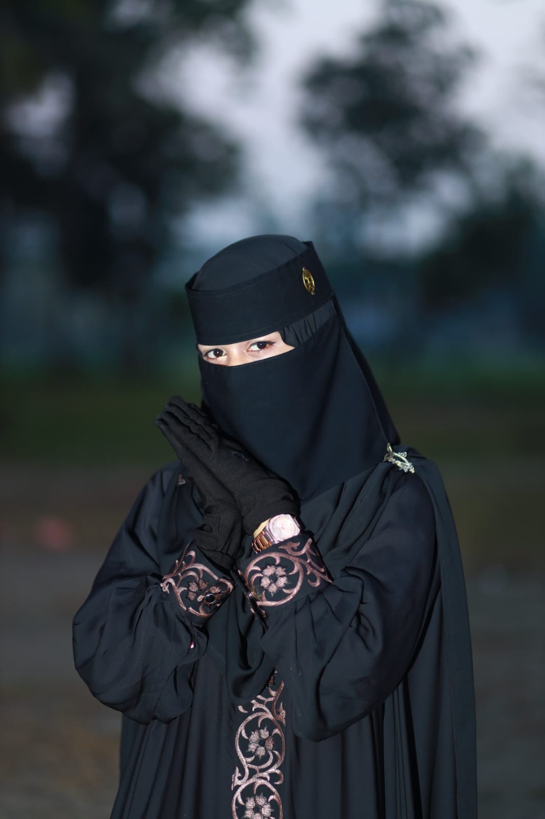 মরিয়ম বোরকা ২ - Mariam burka set  প্রিমিয়াম দুবাই চেরি এমব্রয়ডারি কটি ও হিজাব ফুলসেট | Shikorr